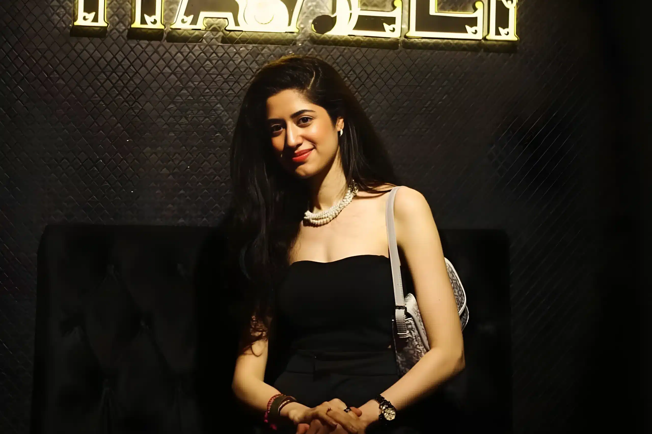 Indian restaurant live music event in Dubai Haveli