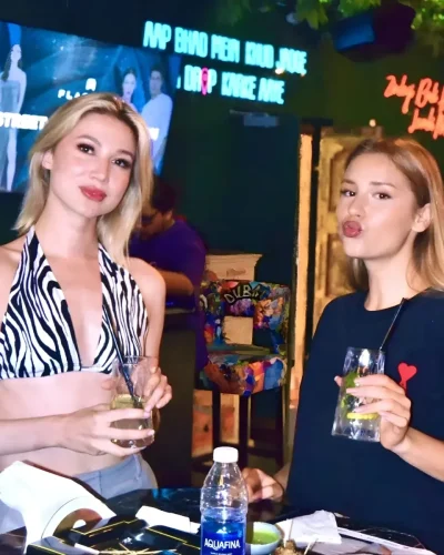 Live Bollywood music event at Indian restaurant Dubai